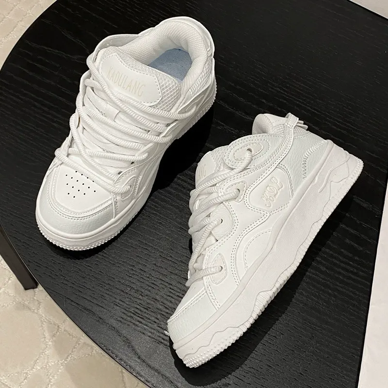 Dámské moderní nízké tenisky Fashion Cloud Flex s platformovou podešví, šněrováním a městským streetwear designem - fotka 5