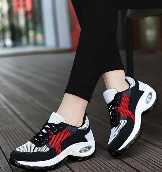 Dámské sportovní tenisky Urban PulseLift X9 - fotka 3