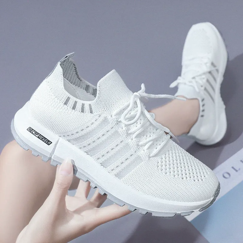 Dámské lehké tenisky Fashion KnitFlex s pružným pleteným svrškem, klasickým šněrováním a stabilní podešví pro každodenní nošení - fotka 3