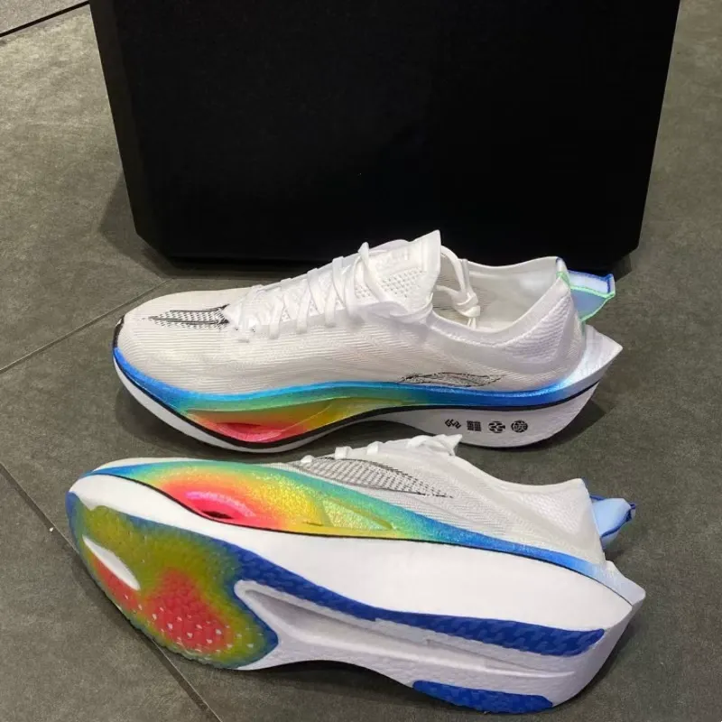 Běžecké tenisky Fashion Runner Air s karbonovým plátem a pleteným svrškem, šněrováním a výrazně tvarovanou podrážkou pro každodenní nošení. - fotka 2